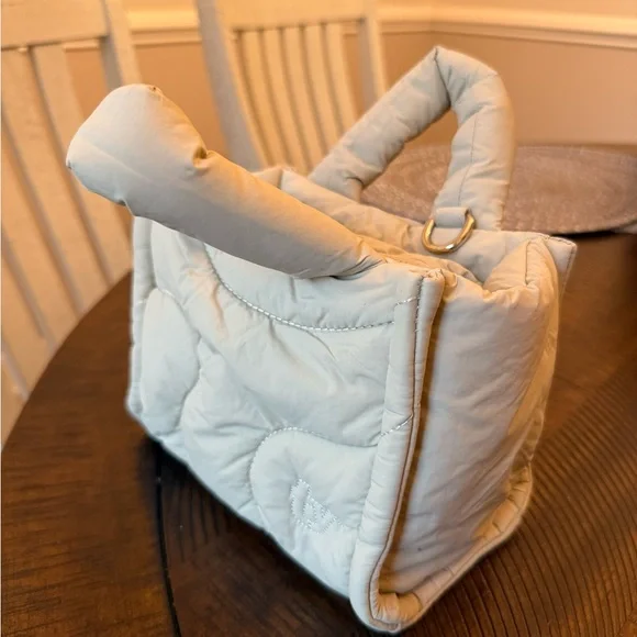 Quilted Handbag - Picture 2 of 3